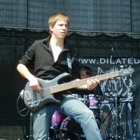 Jirka Částka - basa, zpěv